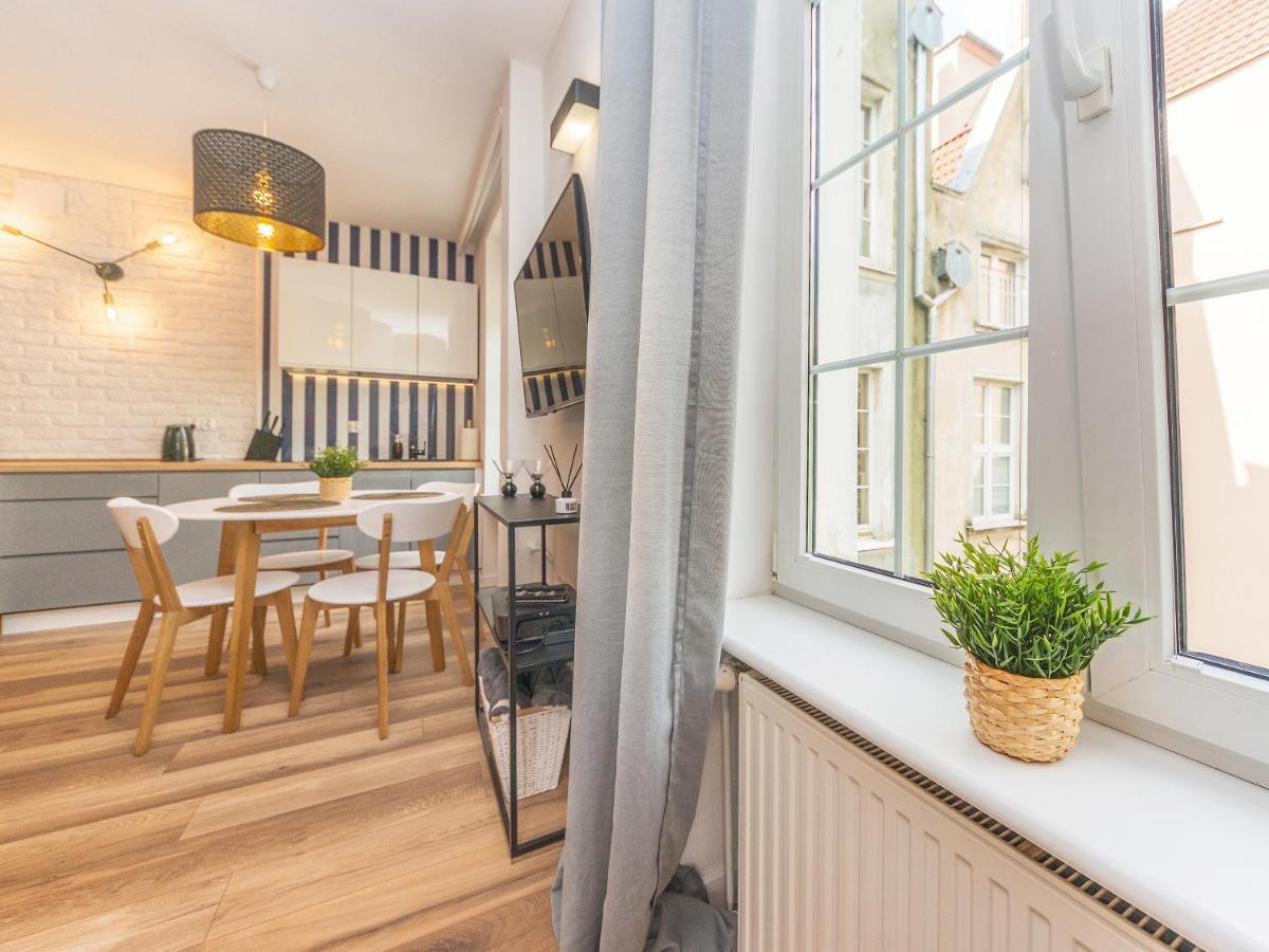 Glow Apartments, Dluga 69
