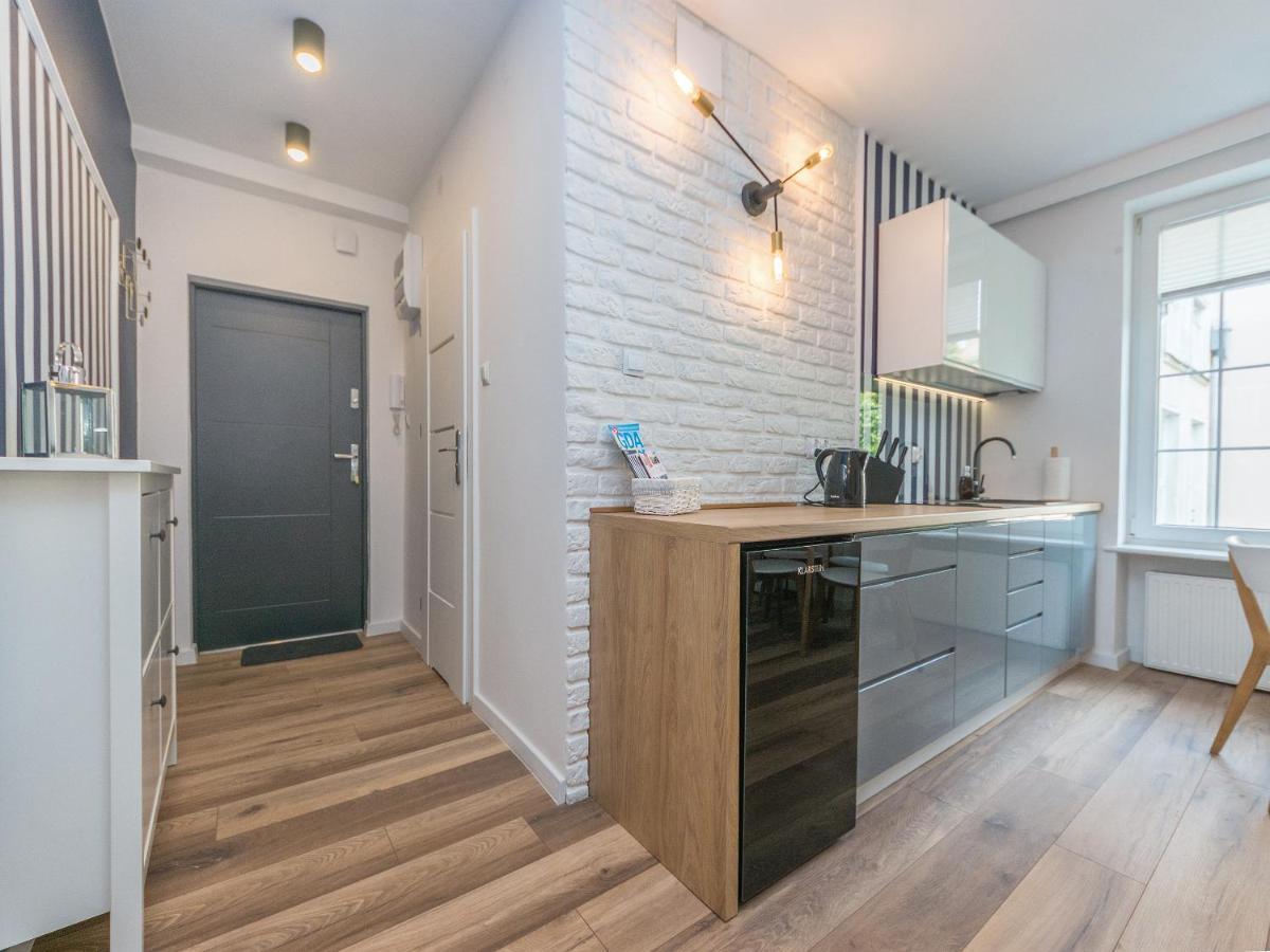 Bh Properties, Długa 69 *